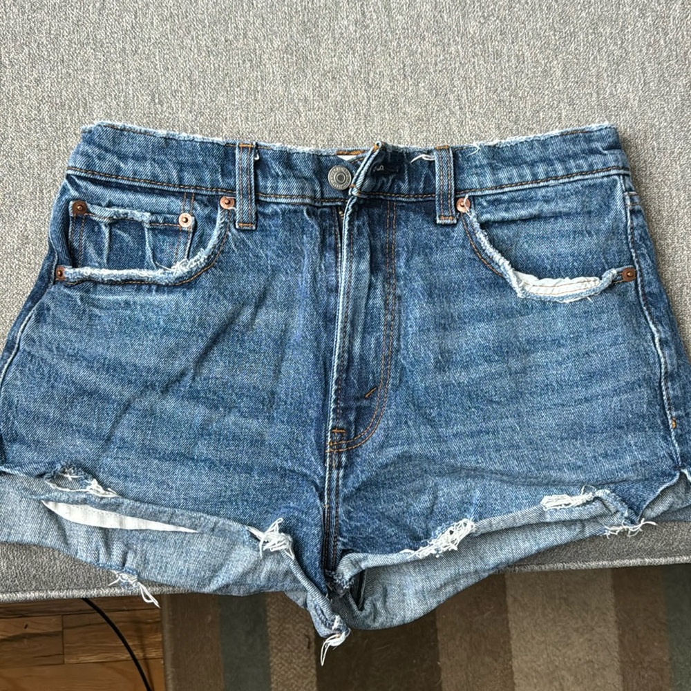 Abercrombie High Rise Mom Short